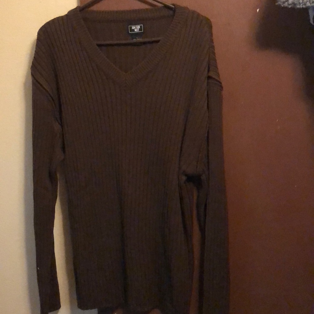 Junction West brown ribbed sweater. V-neck Large